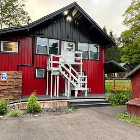 Froggy Goggle Barn Apartment Marathon Екстериор снимка