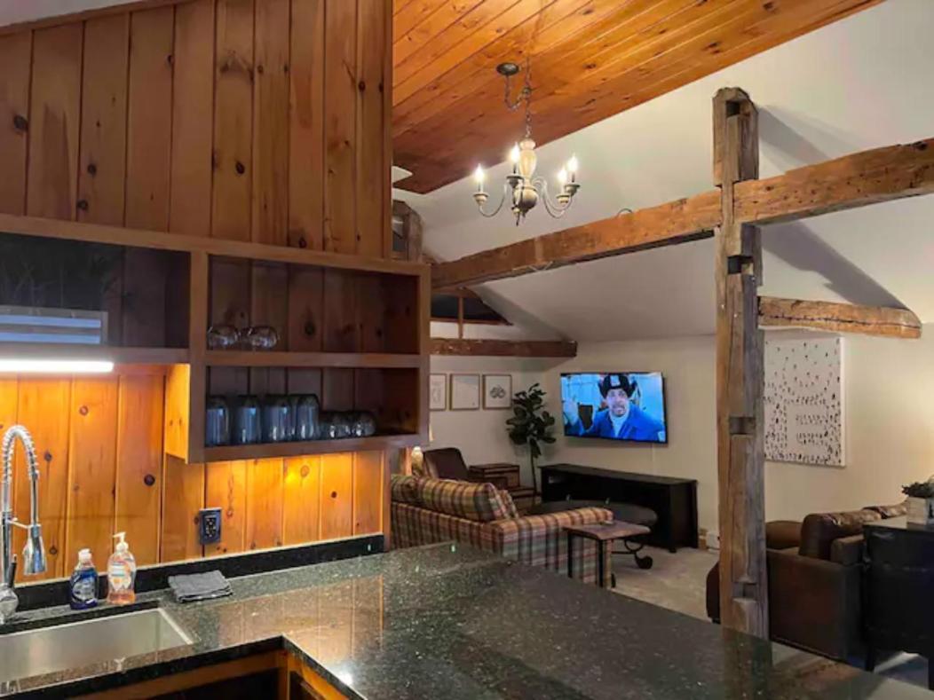 Froggy Goggle Barn Apartment Marathon Екстериор снимка