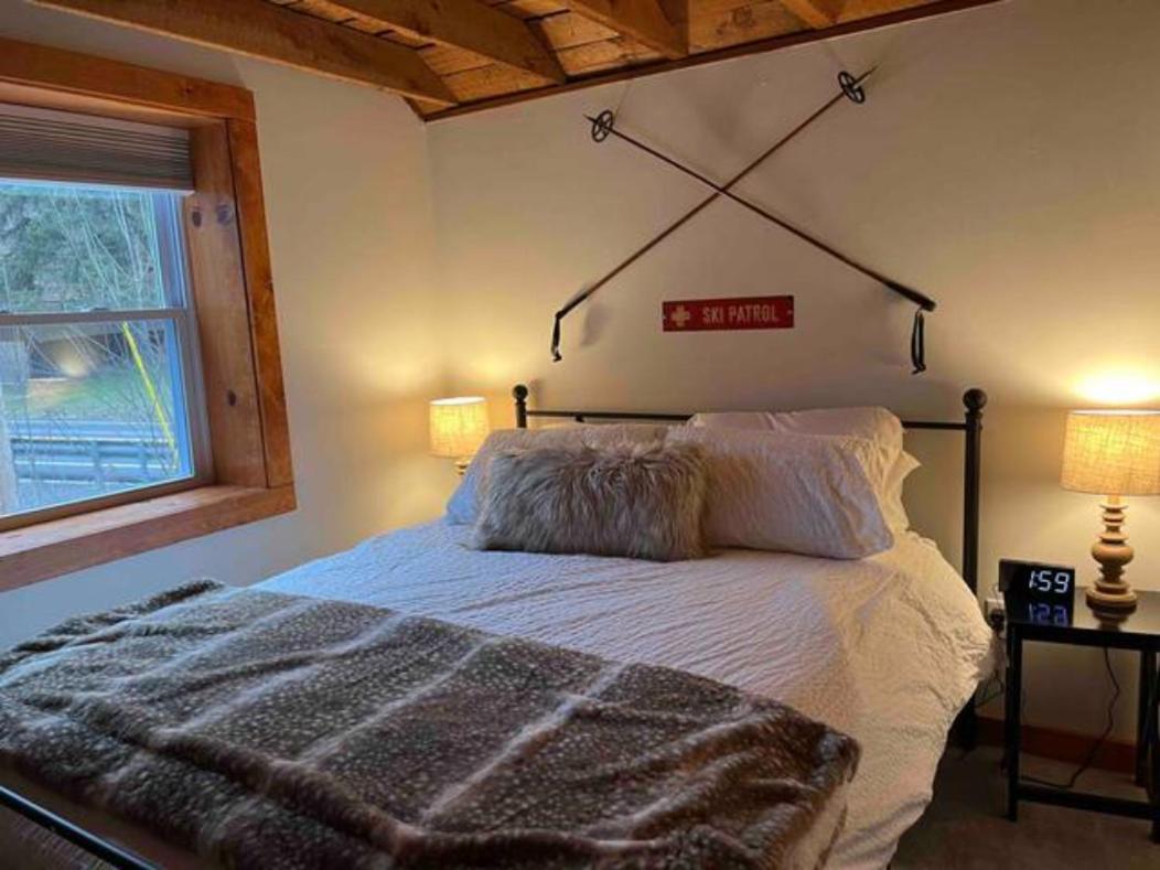 Froggy Goggle Barn Apartment Marathon Екстериор снимка