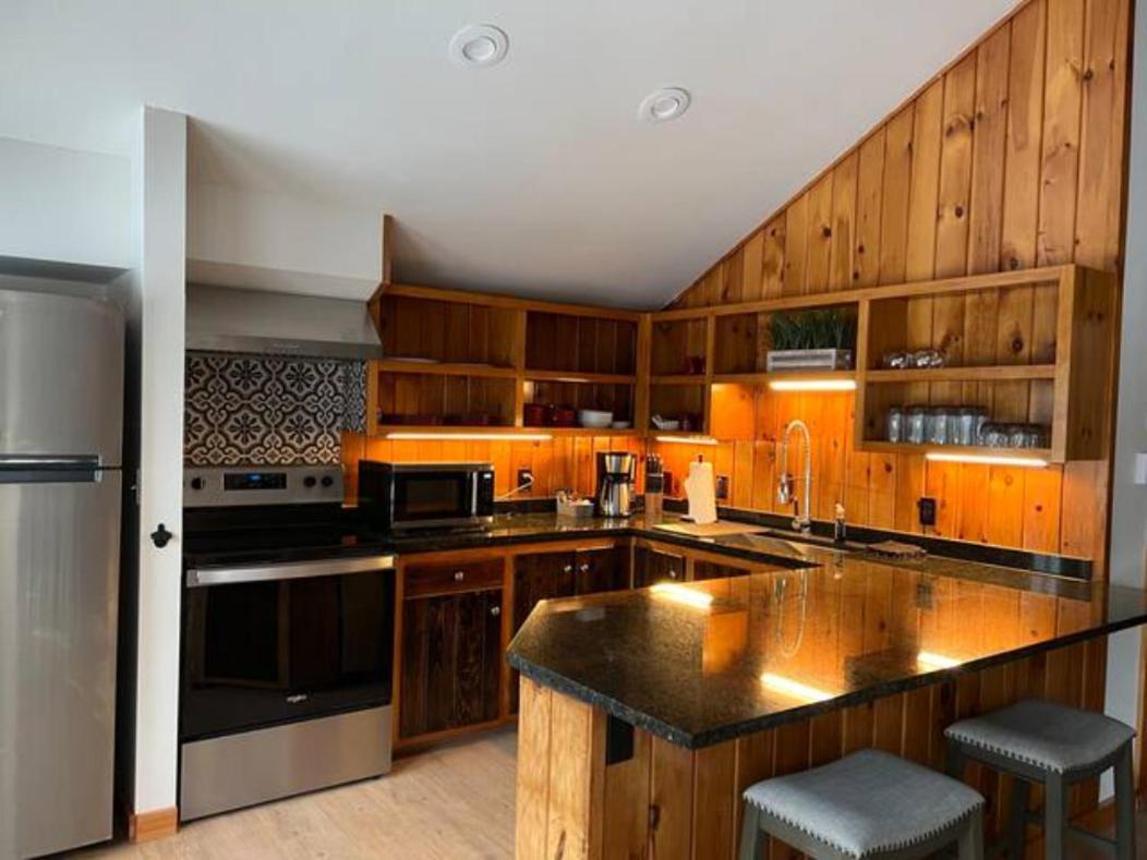 Froggy Goggle Barn Apartment Marathon Екстериор снимка